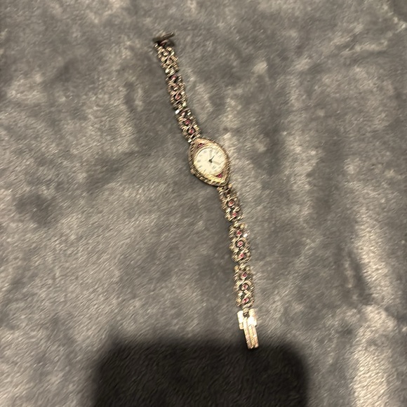 Costume jewelry -bracelets and watches - Picture 11 of 15